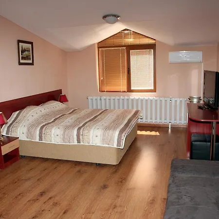 Hotel Interrum 3*